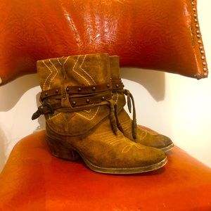 Steve Madden Cowboy Crop Fringe Boot Size 7